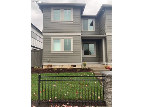 8033 SE VERMONT ST Hillsboro OR 97123