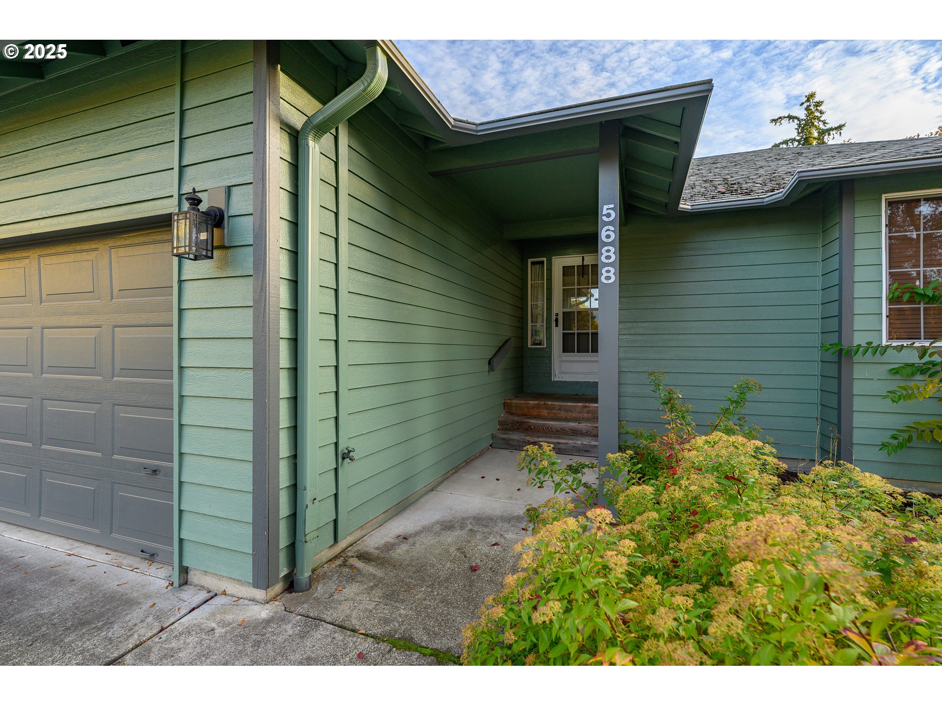 5688 SE LEXINGTON DR