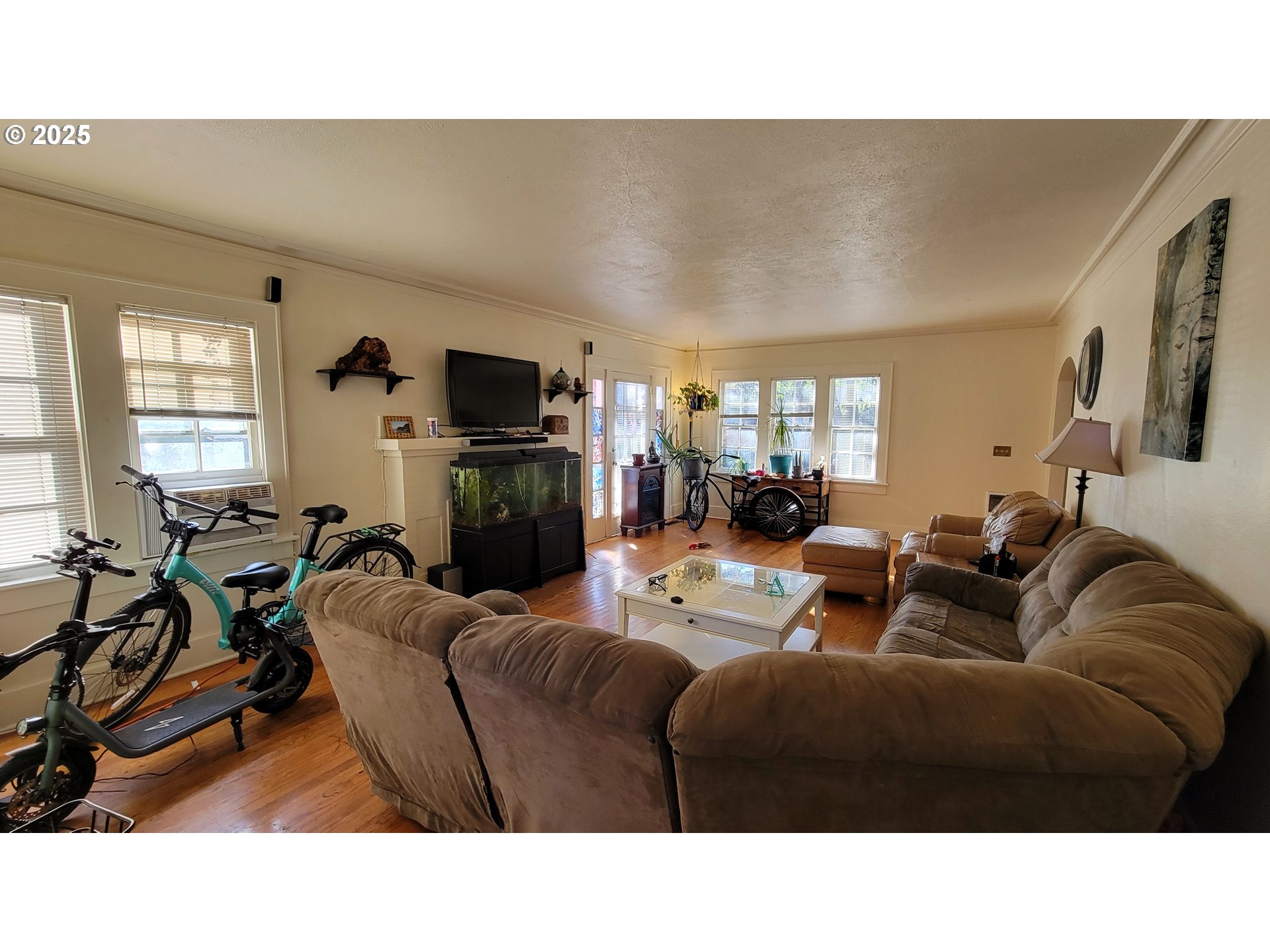 1445 W 11TH AVE