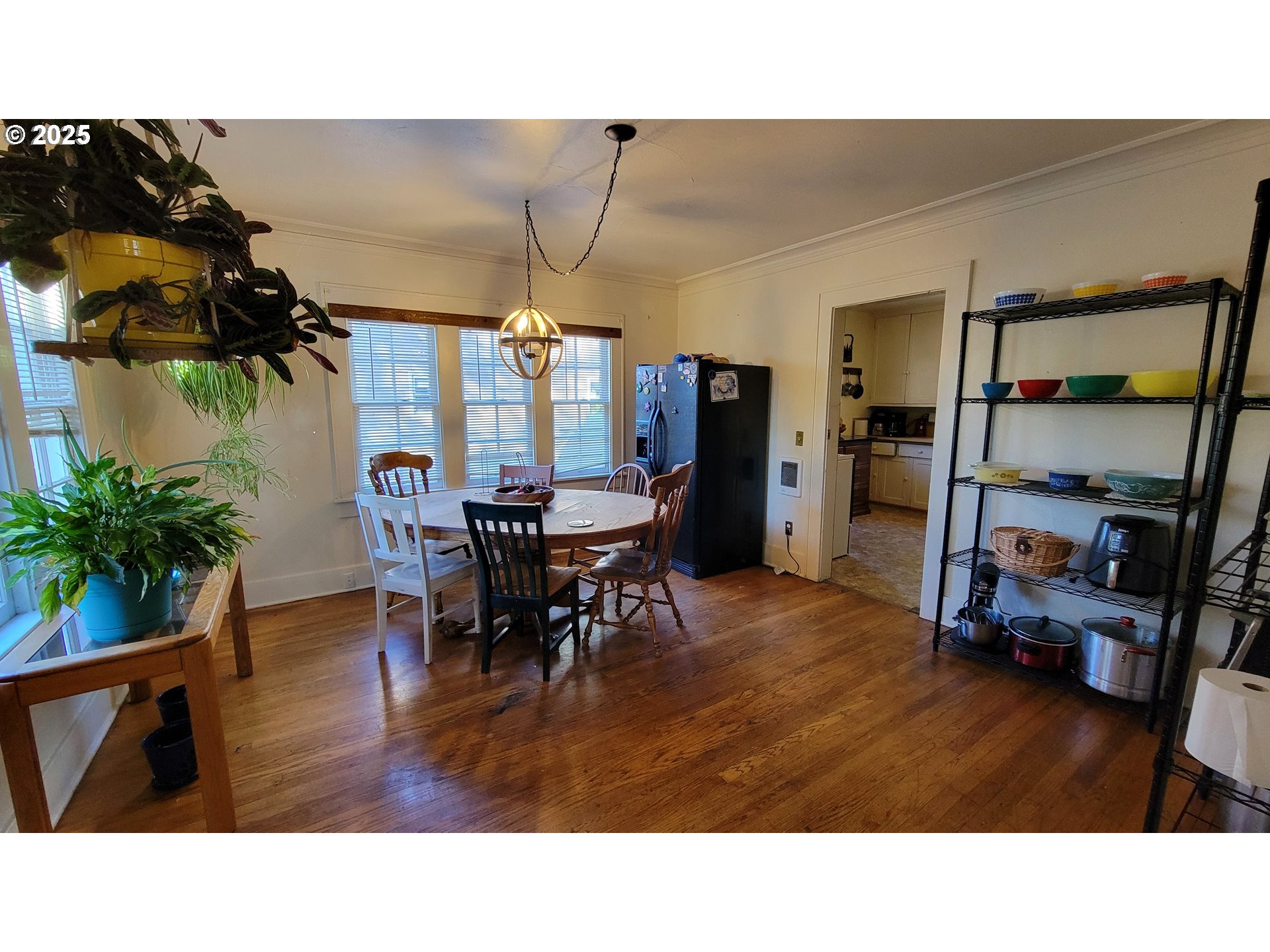 1445 W 11TH AVE
