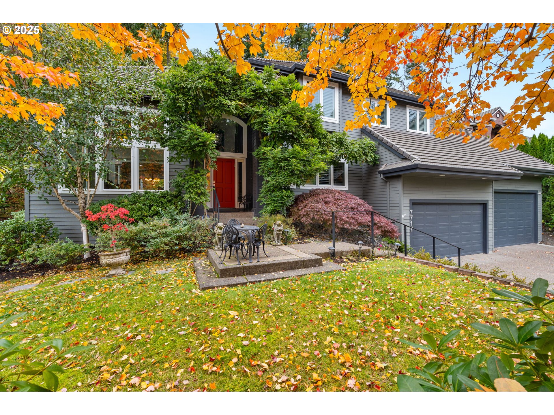 7717 NW BLUE POINTE LN