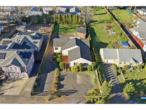 833 SE 151ST AVE Portland OR 97233