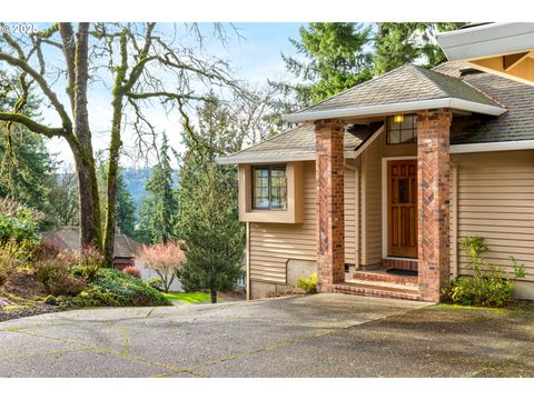 Photo of 2589 Kilkenny Ct, West Linn, OR 97068 (MLS # 667745211)