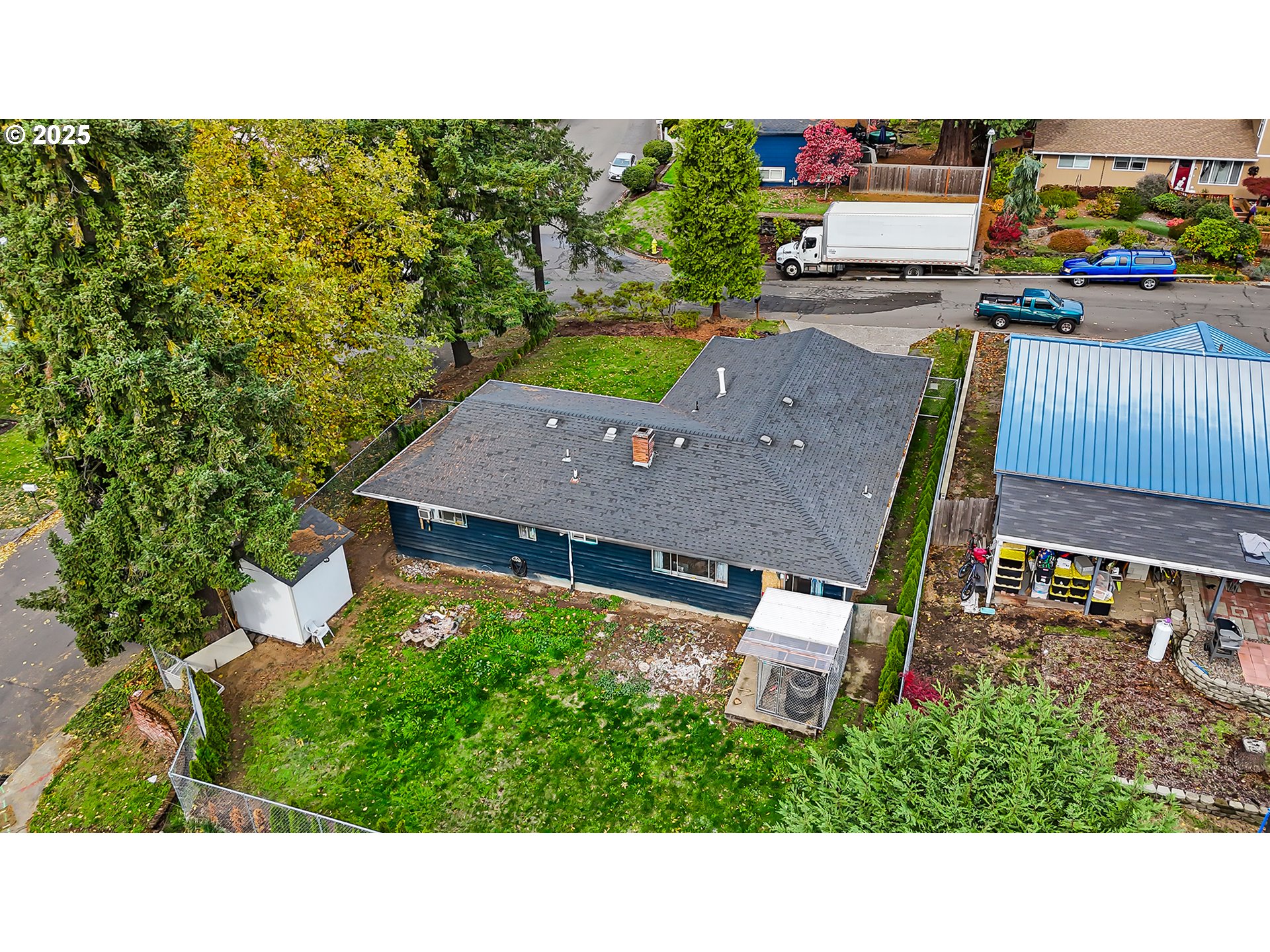 6500 SE MADRONA DR