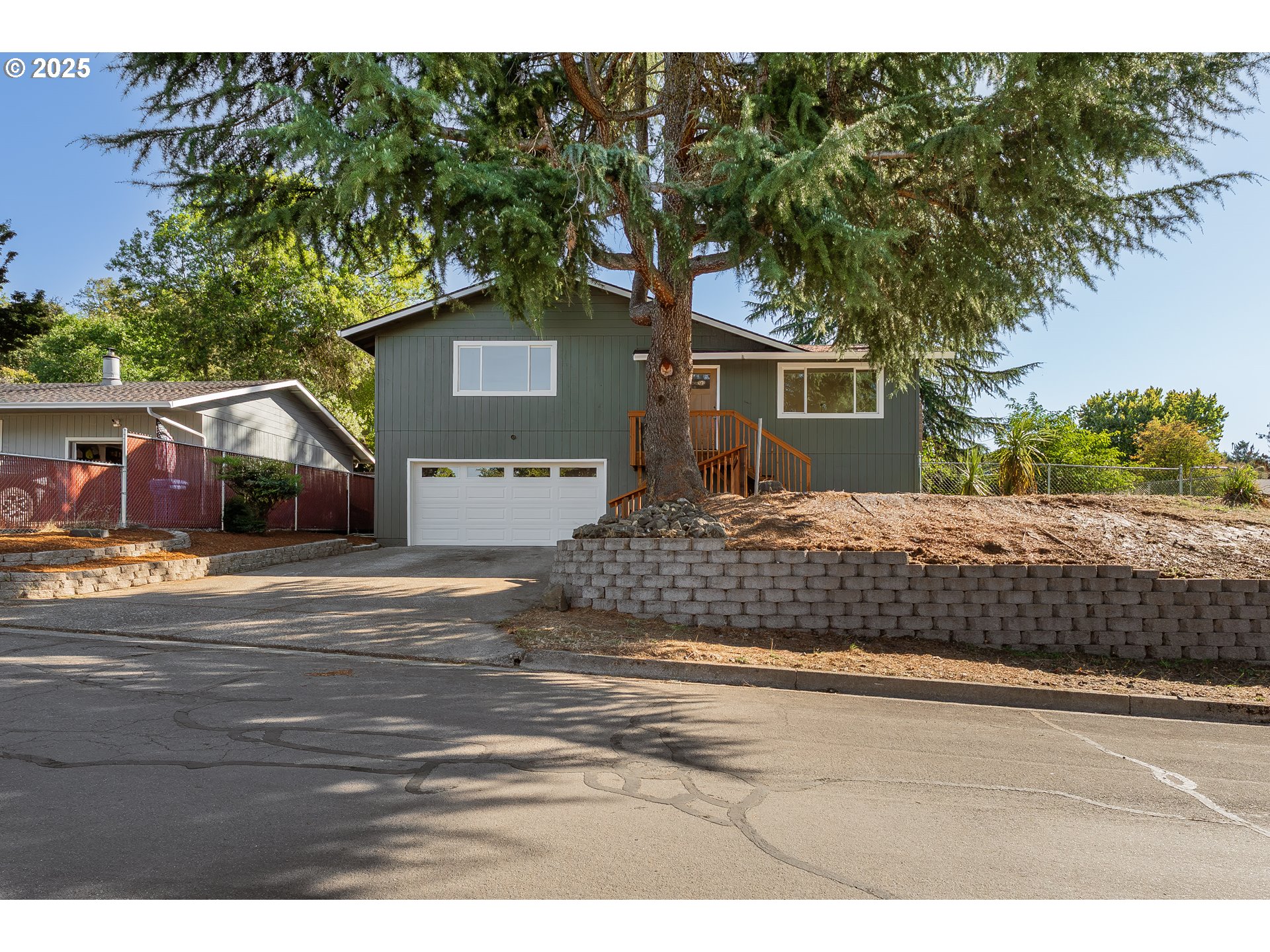 2197 DEL MAR DR