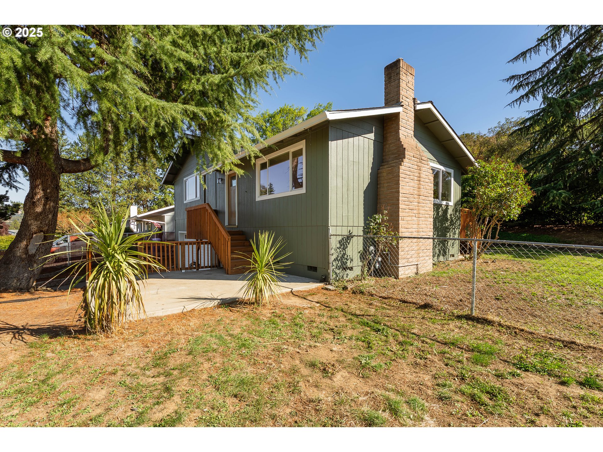 2197 DEL MAR DR