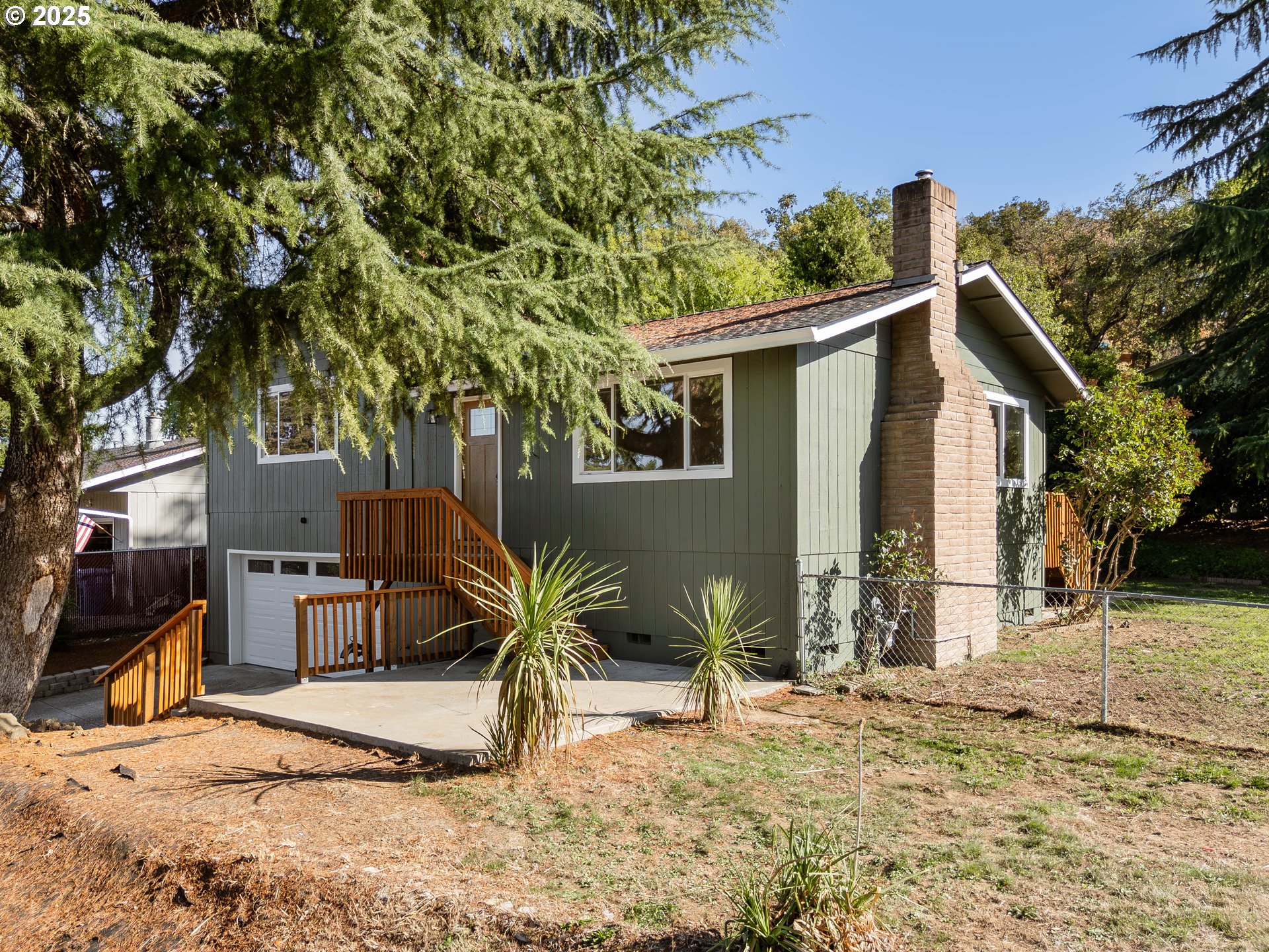2197 DEL MAR DR