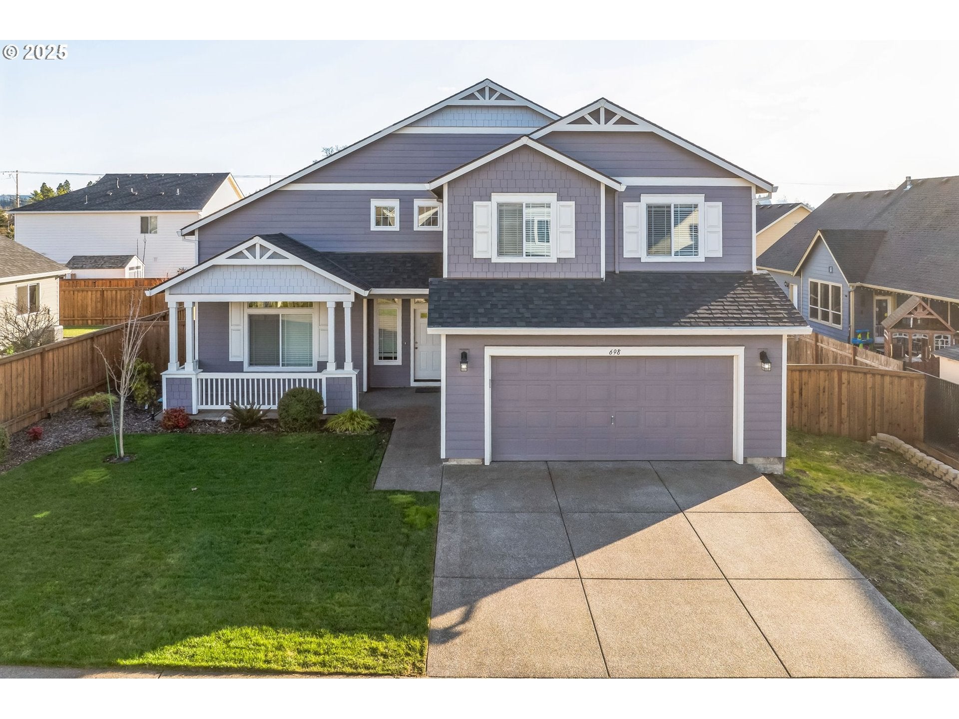 698 Stewart DR