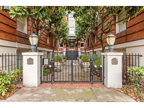 2083 NW JOHNSON ST 52 Portland OR 97209