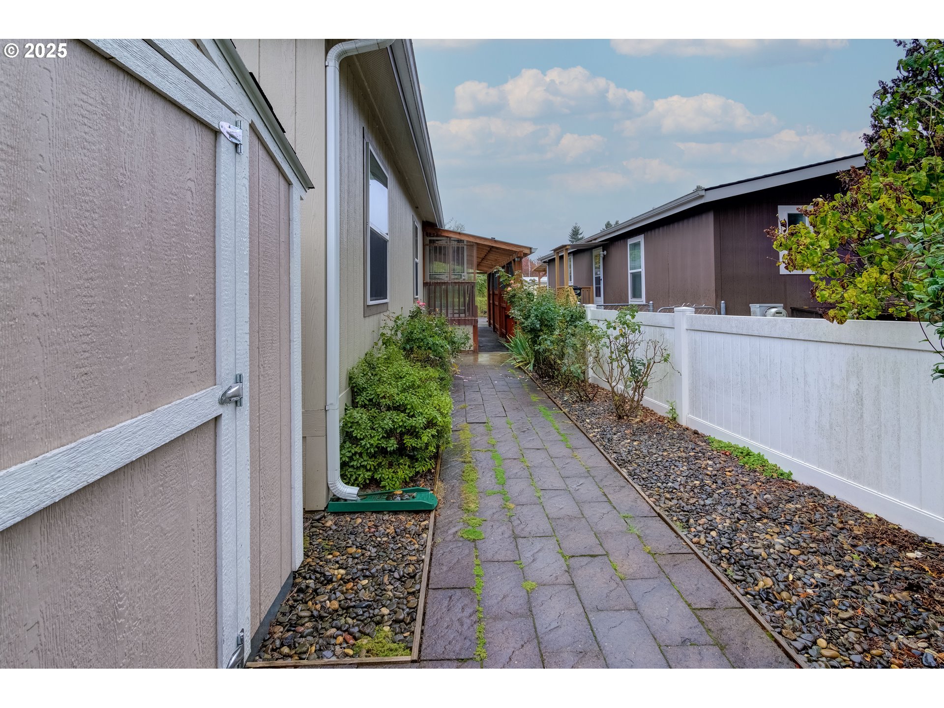 2980 NE DIVISION ST 27