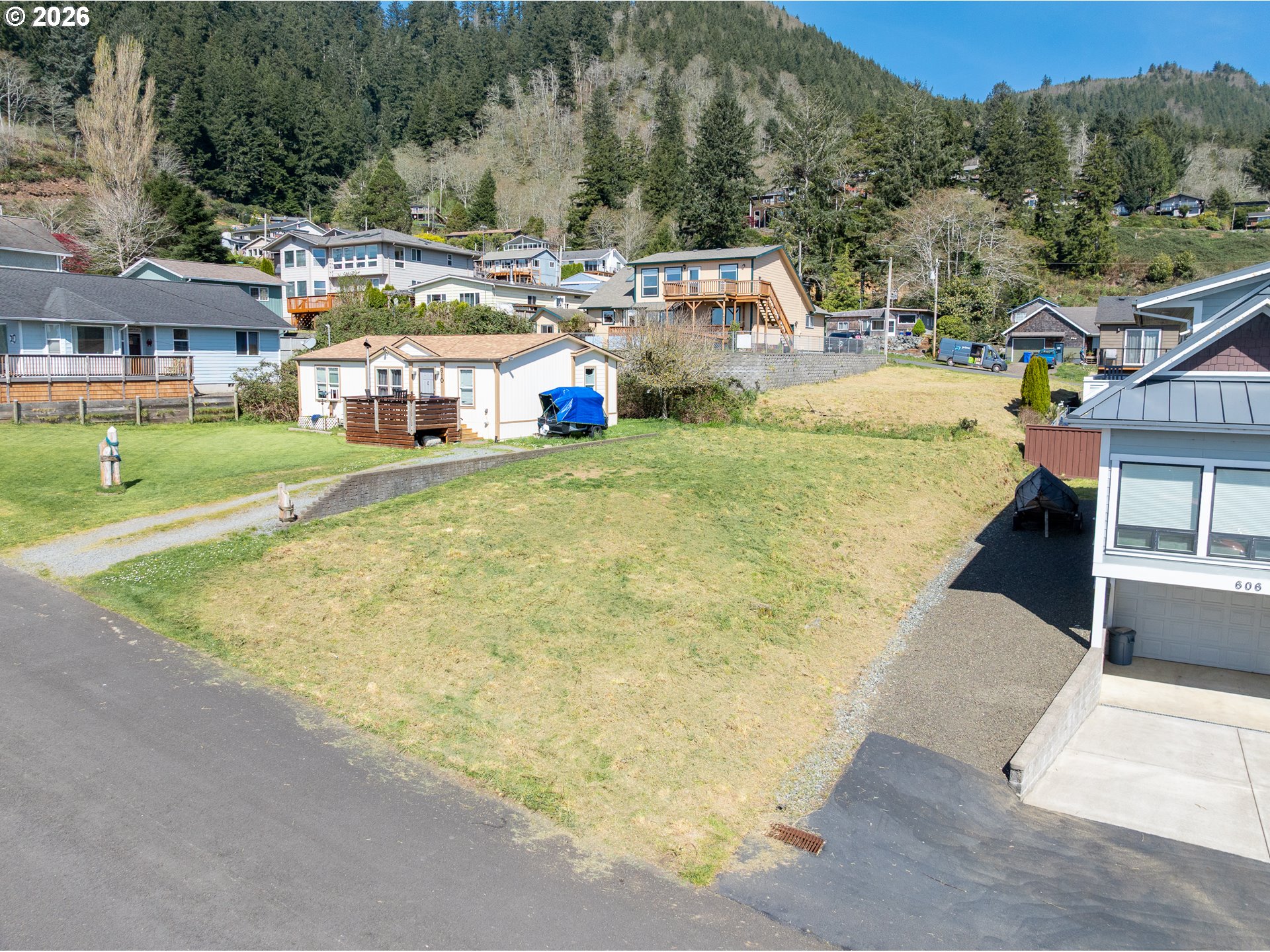 607 Driftwood Ave AVE