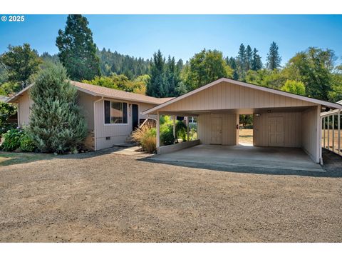3153 NE DOUGLAS AVE Roseburg OR 97470