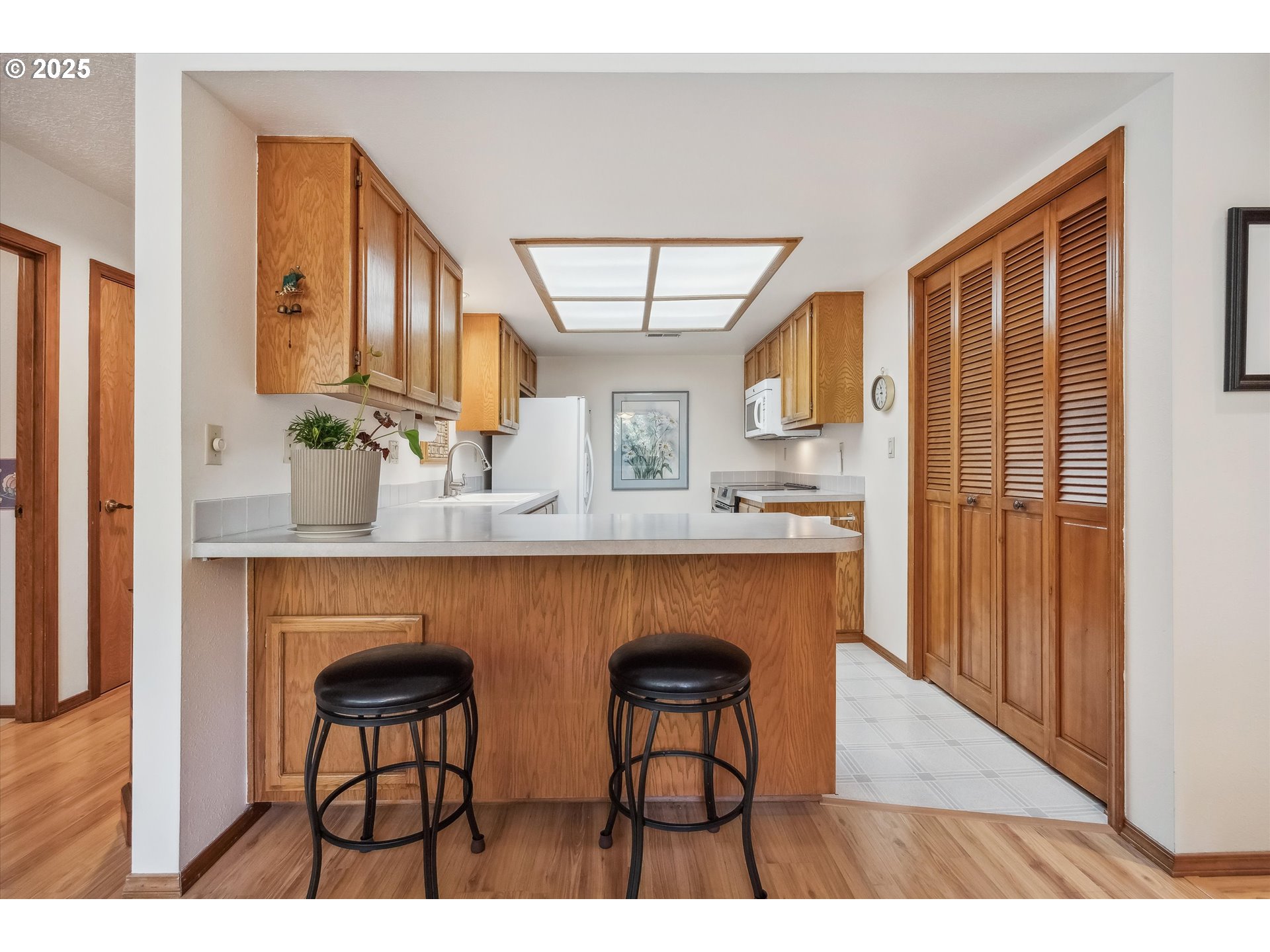 562 SW EASTMAN PKWY