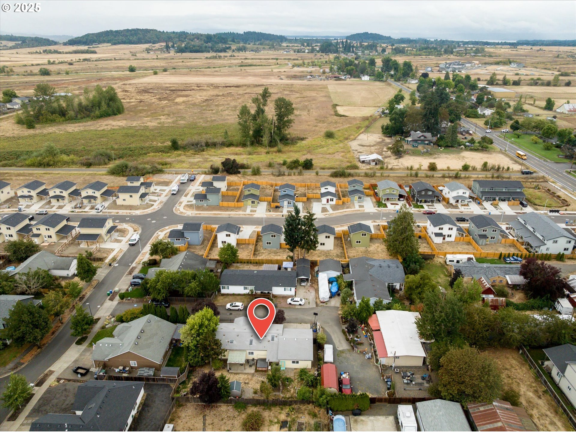 Eugene, Oregon 97402, United States, 4 Bedrooms Bedrooms, ,2 BathroomsBathrooms,Residential,Pending,208933