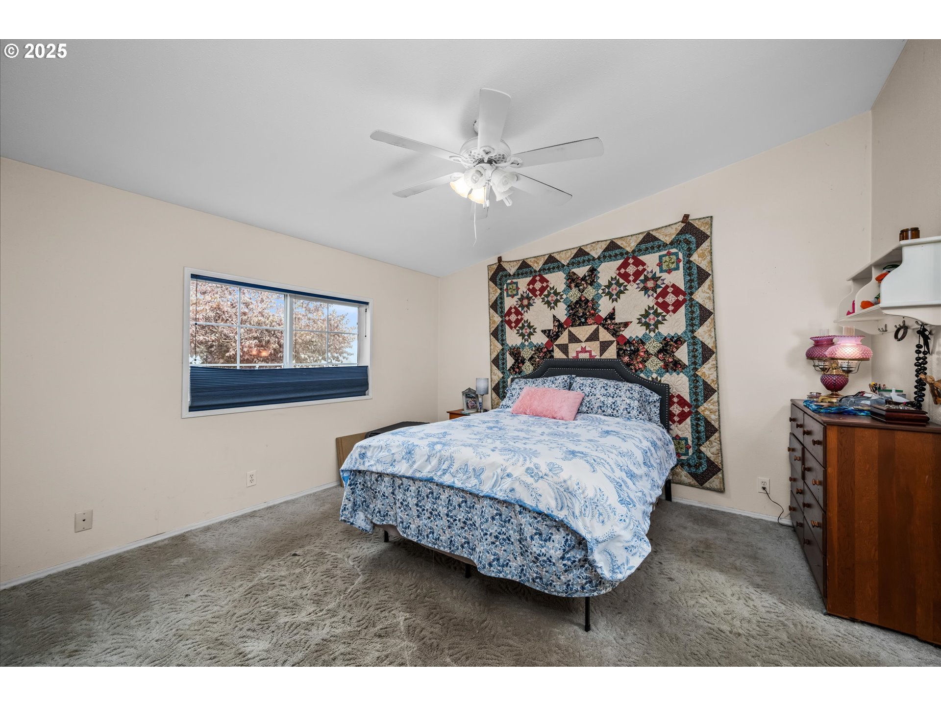 Eugene, Oregon 97402, United States, 4 Bedrooms Bedrooms, ,2 BathroomsBathrooms,Residential,Pending,208933