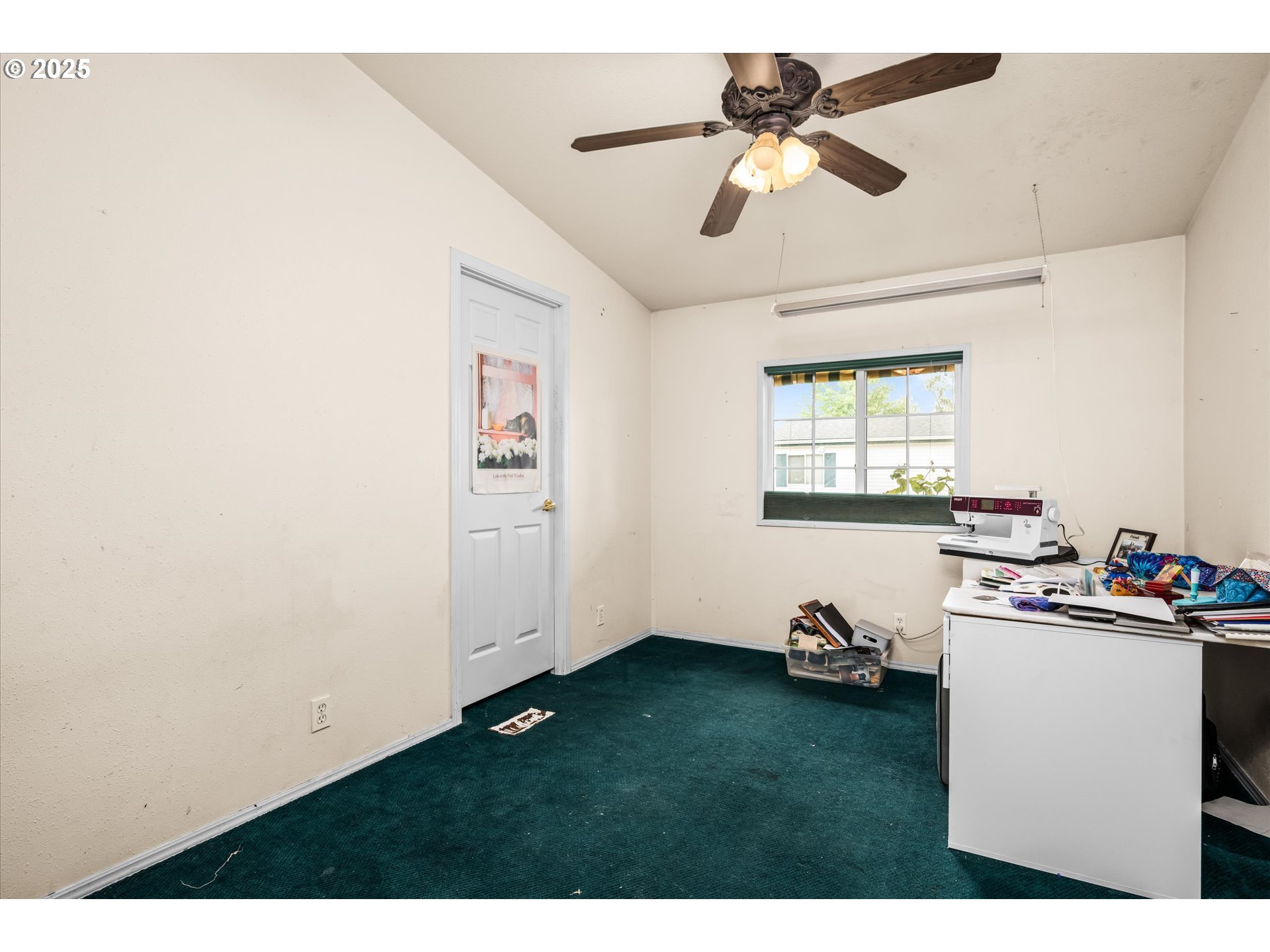 Eugene, Oregon 97402, United States, 4 Bedrooms Bedrooms, ,2 BathroomsBathrooms,Residential,Pending,208933