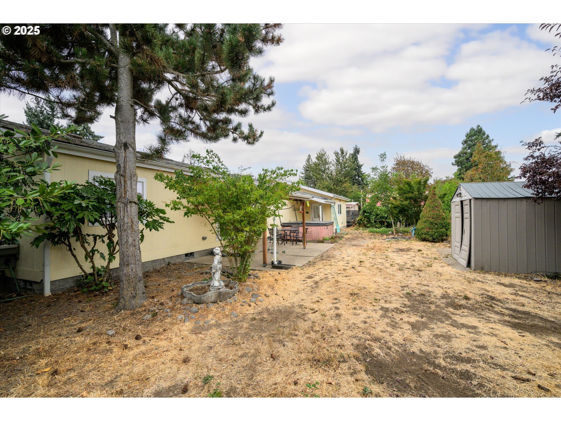 Eugene, Oregon 97402, United States, 4 Bedrooms Bedrooms, ,2 BathroomsBathrooms,Residential,Pending,208933