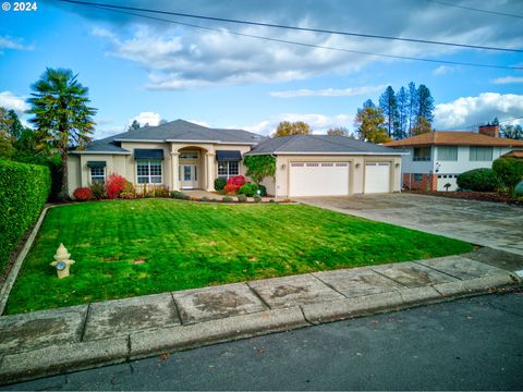 A home in Roseburg