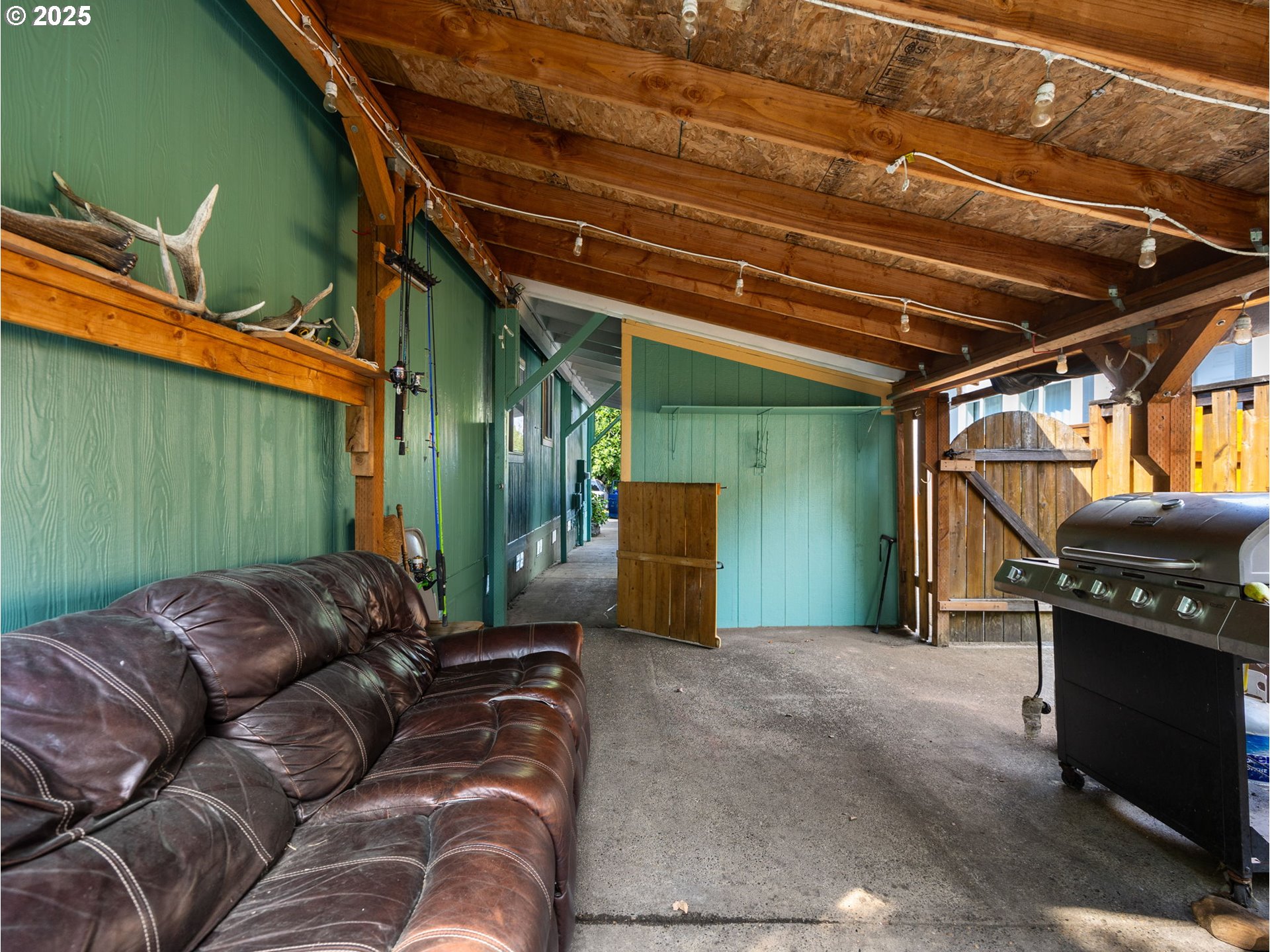 Fairview, Oregon 97024, United States, 3 Bedrooms Bedrooms, ,2 BathroomsBathrooms,Residential,Active,201218