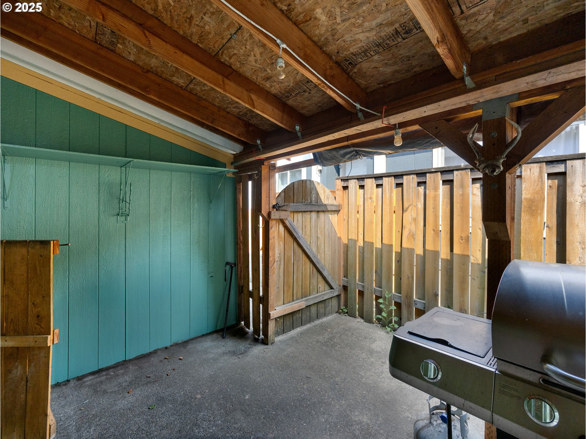 Fairview, Oregon 97024, United States, 3 Bedrooms Bedrooms, ,2 BathroomsBathrooms,Residential,Active,201218