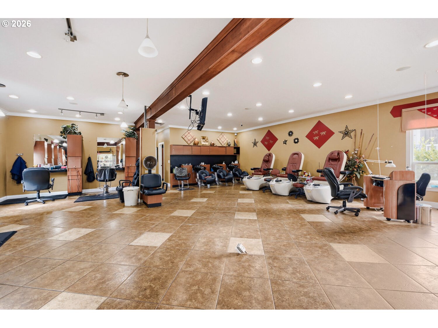 323 W POWELL BLVD