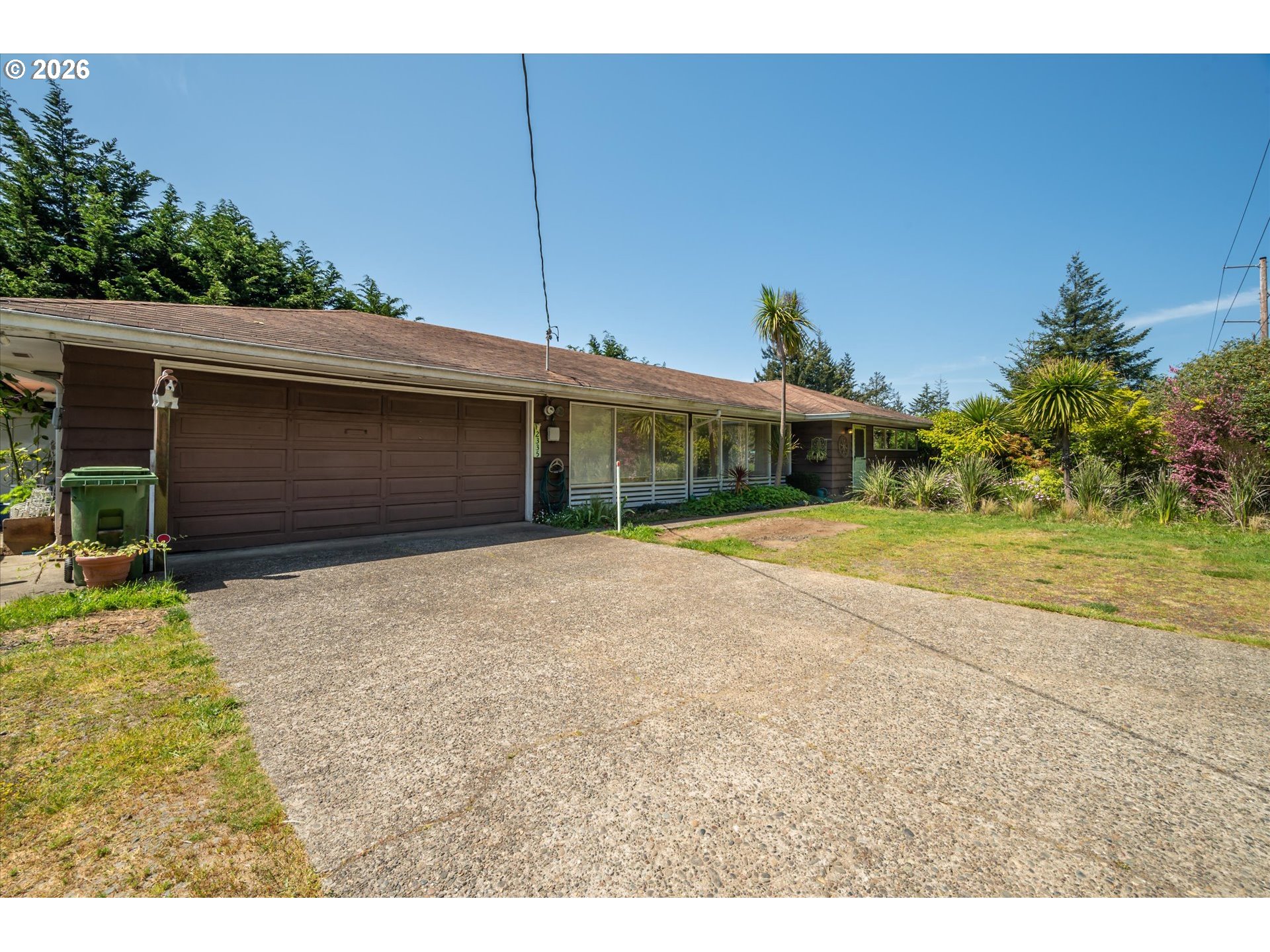 2335 WOODLAND DR