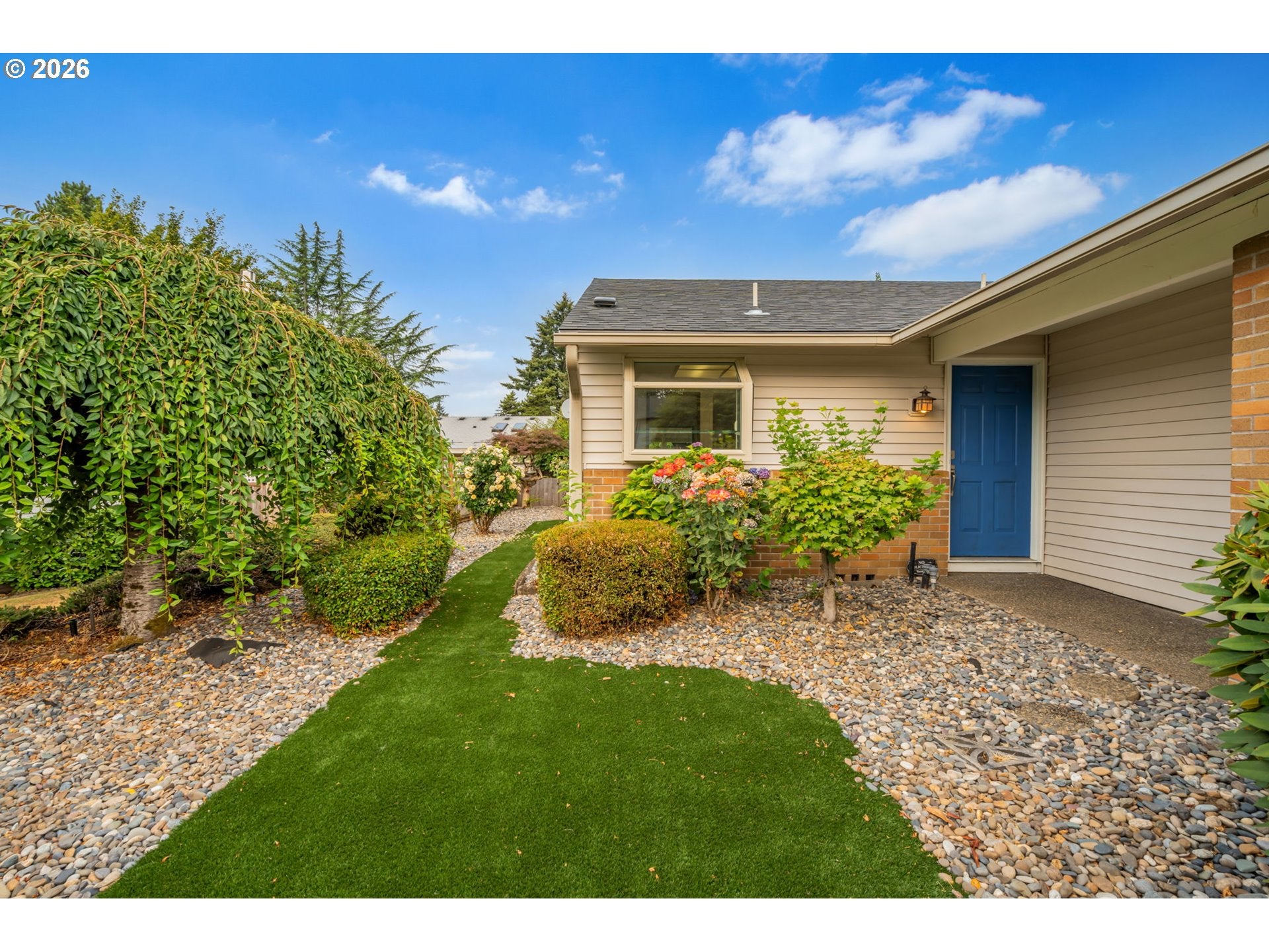 2406 SE BALBOA DR
