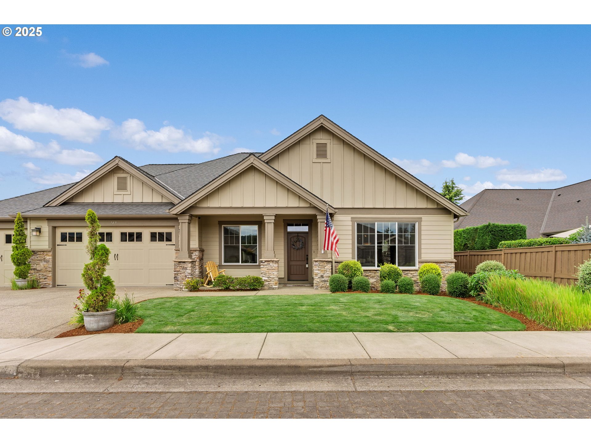 147 HAGENS CT