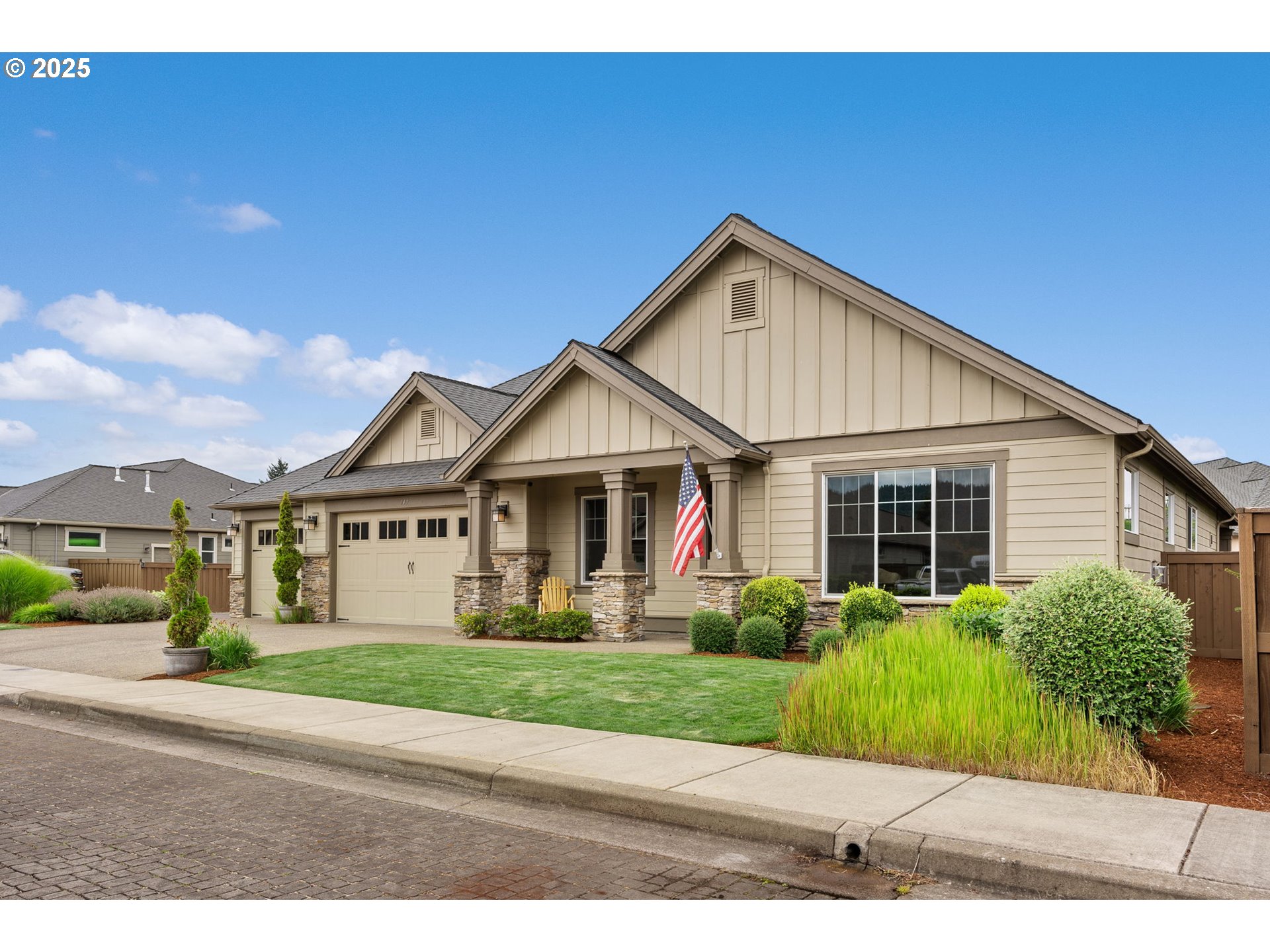 147 HAGENS CT