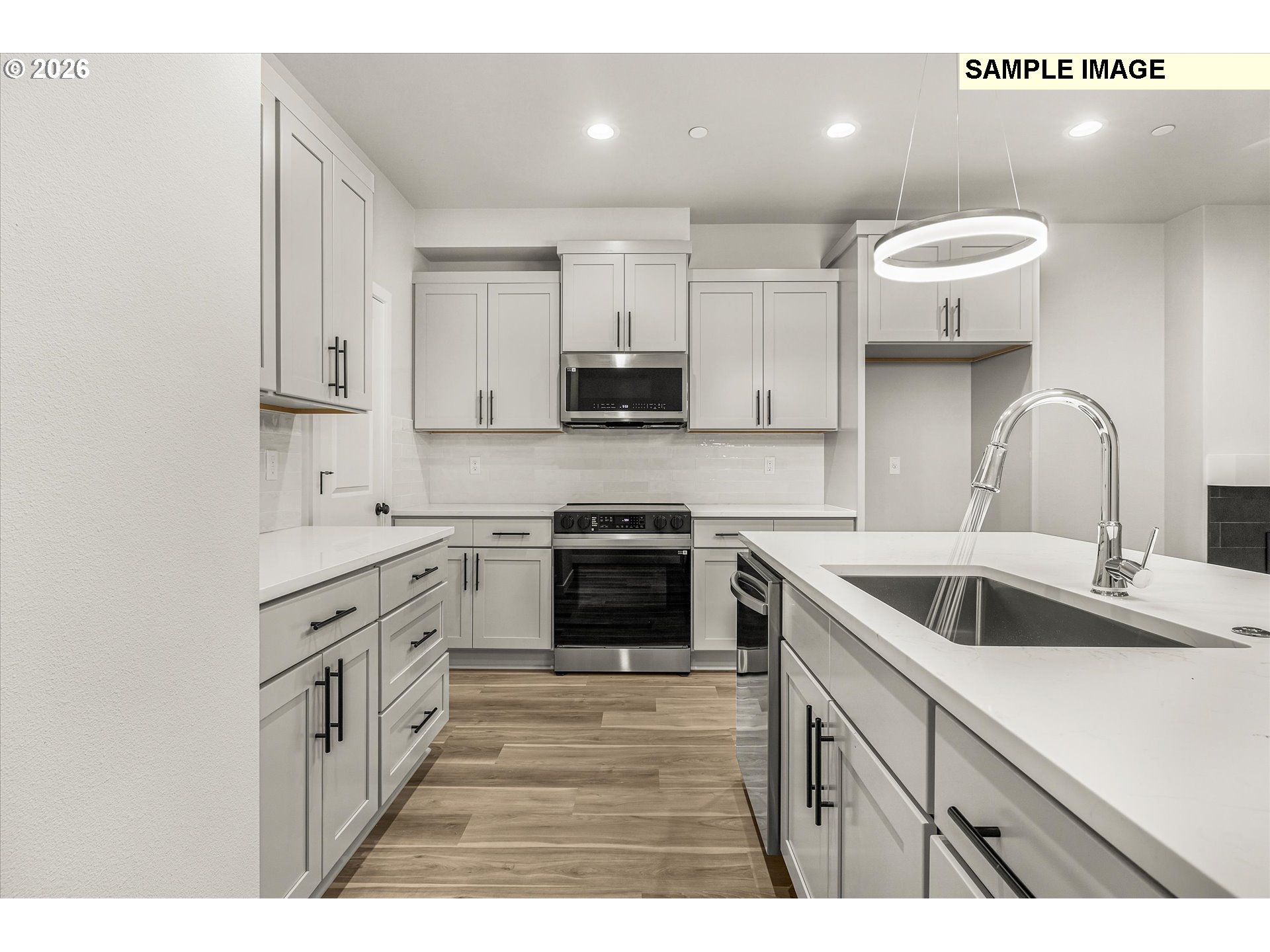 236 NW MAWRCREST AVE