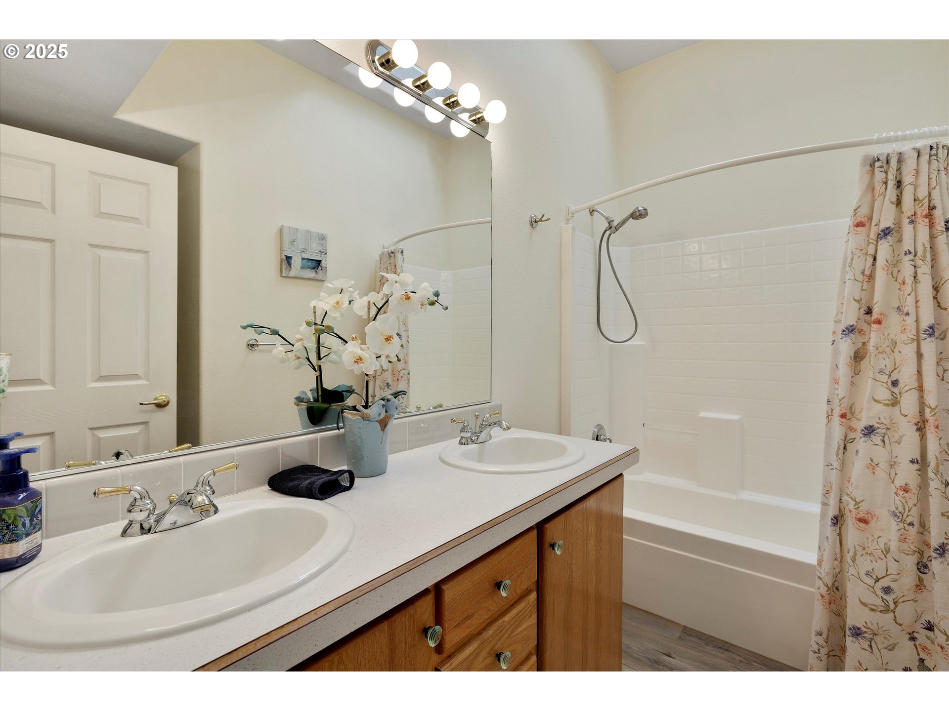 Monmouth, Oregon 97361, United States, 3 Bedrooms Bedrooms, ,2 BathroomsBathrooms,Residential,Active,161744