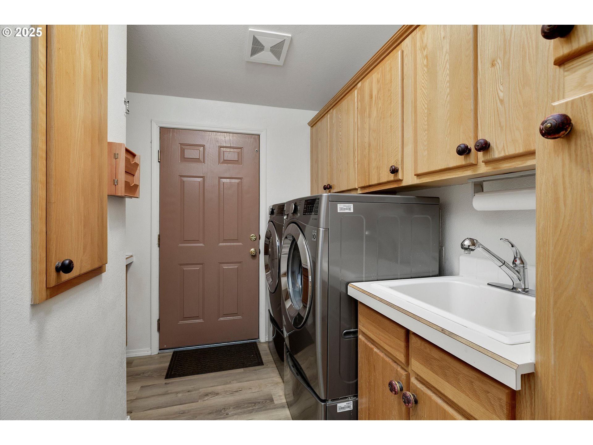 Monmouth, Oregon 97361, United States, 3 Bedrooms Bedrooms, ,2 BathroomsBathrooms,Residential,Active,161744