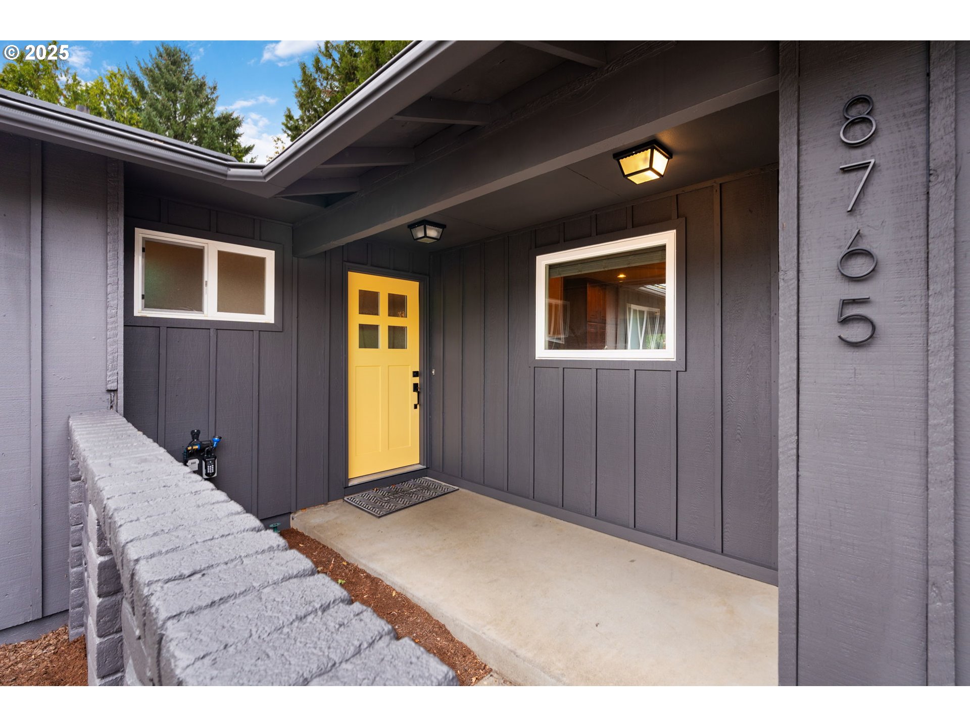8765 SW NISQUALLY CT