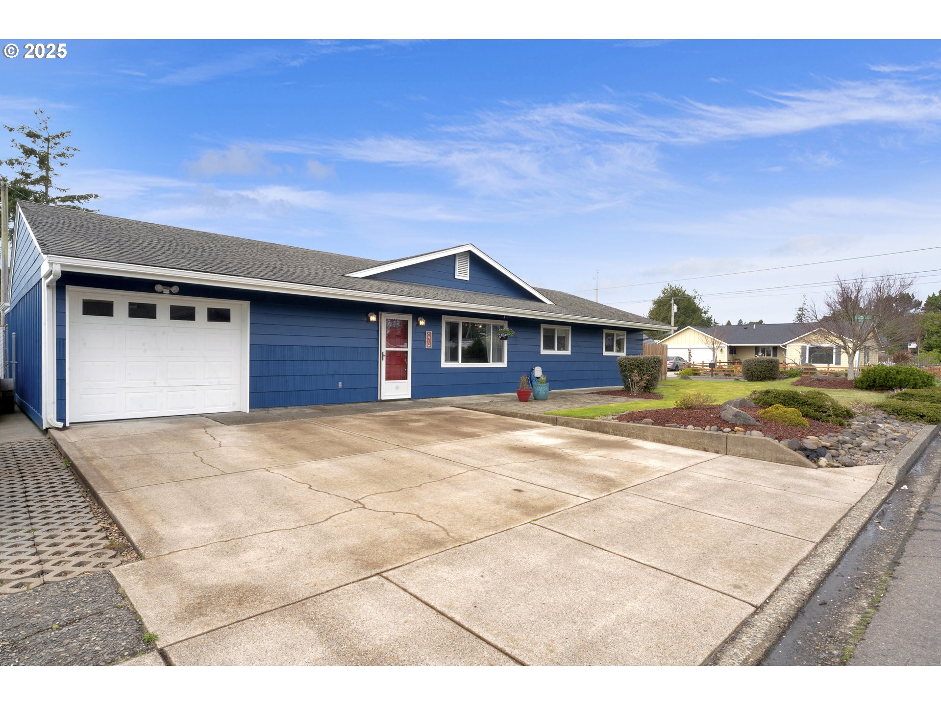 Florence, Oregon 97439, United States, 3 Bedrooms Bedrooms, ,2 BathroomsBathrooms,Residential,Active,223313