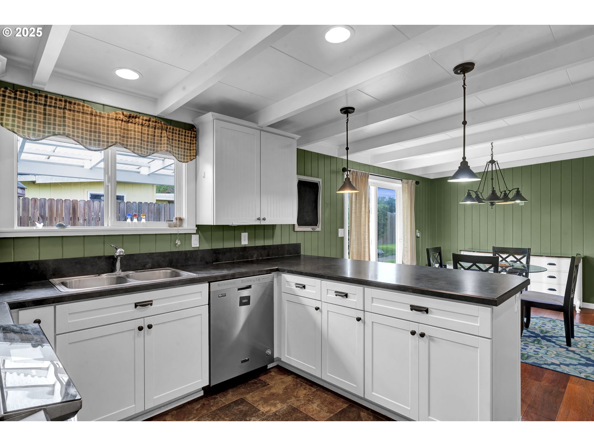 Florence, Oregon 97439, United States, 3 Bedrooms Bedrooms, ,2 BathroomsBathrooms,Residential,Active,223313