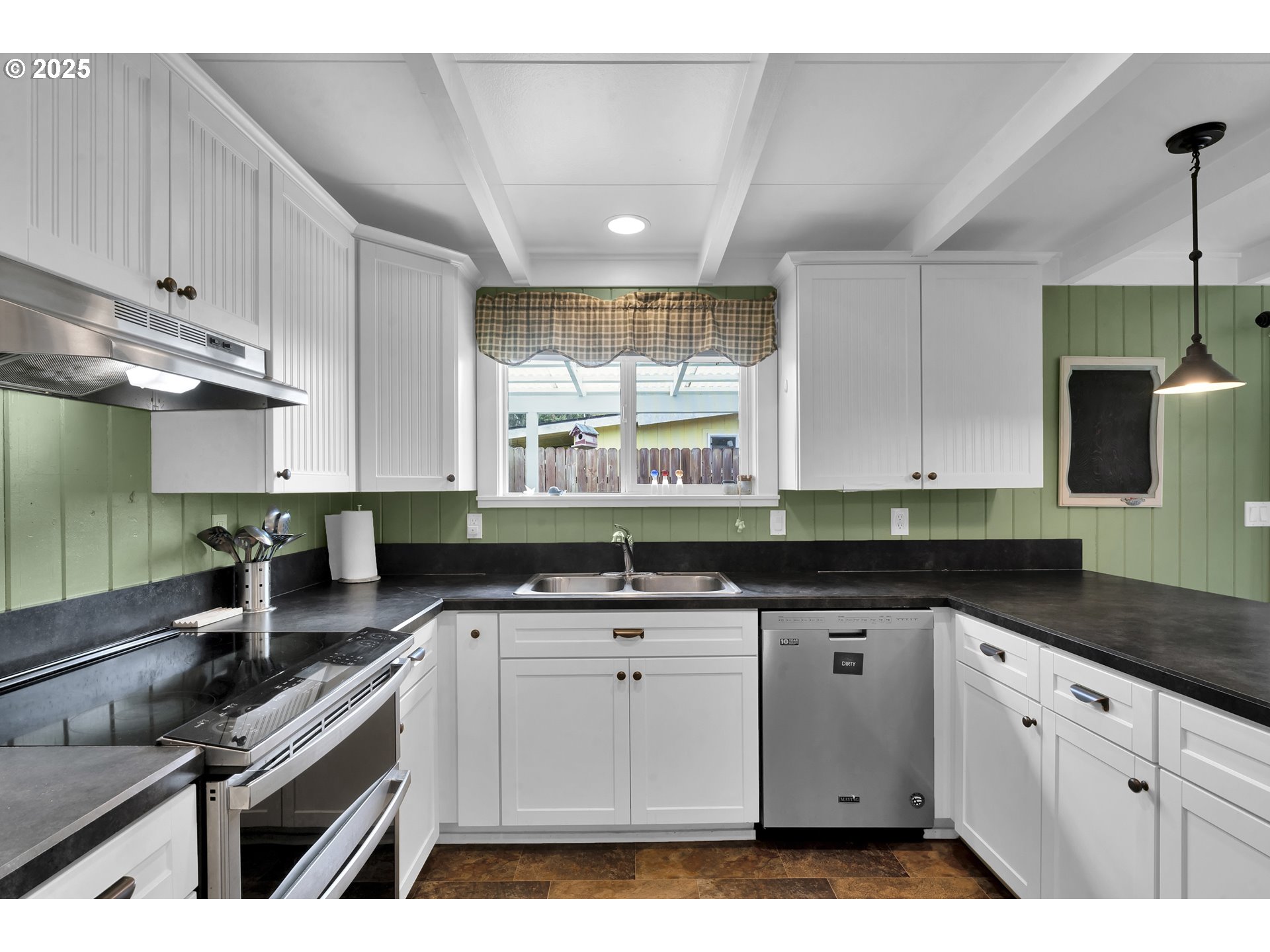 Florence, Oregon 97439, United States, 3 Bedrooms Bedrooms, ,2 BathroomsBathrooms,Residential,Active,223313