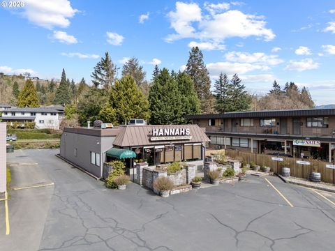 1304 OCEAN BEACH HWY Longview WA 98632