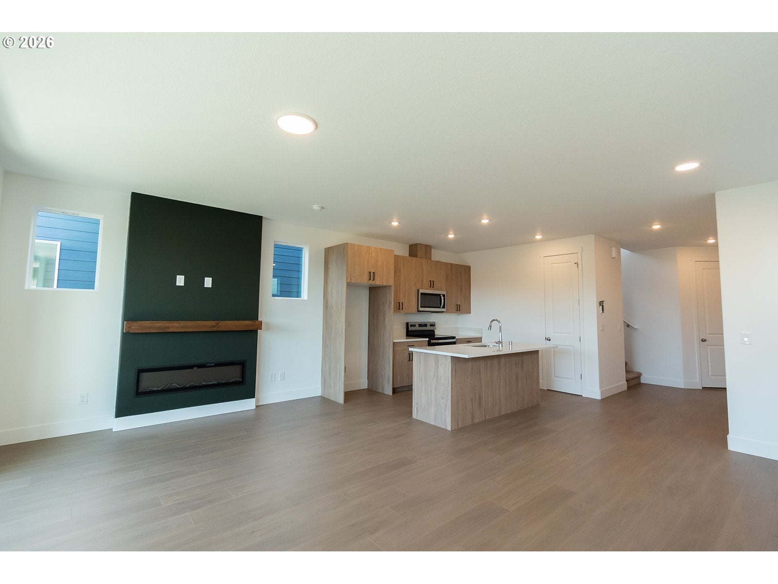 2424 SW 5TH PL