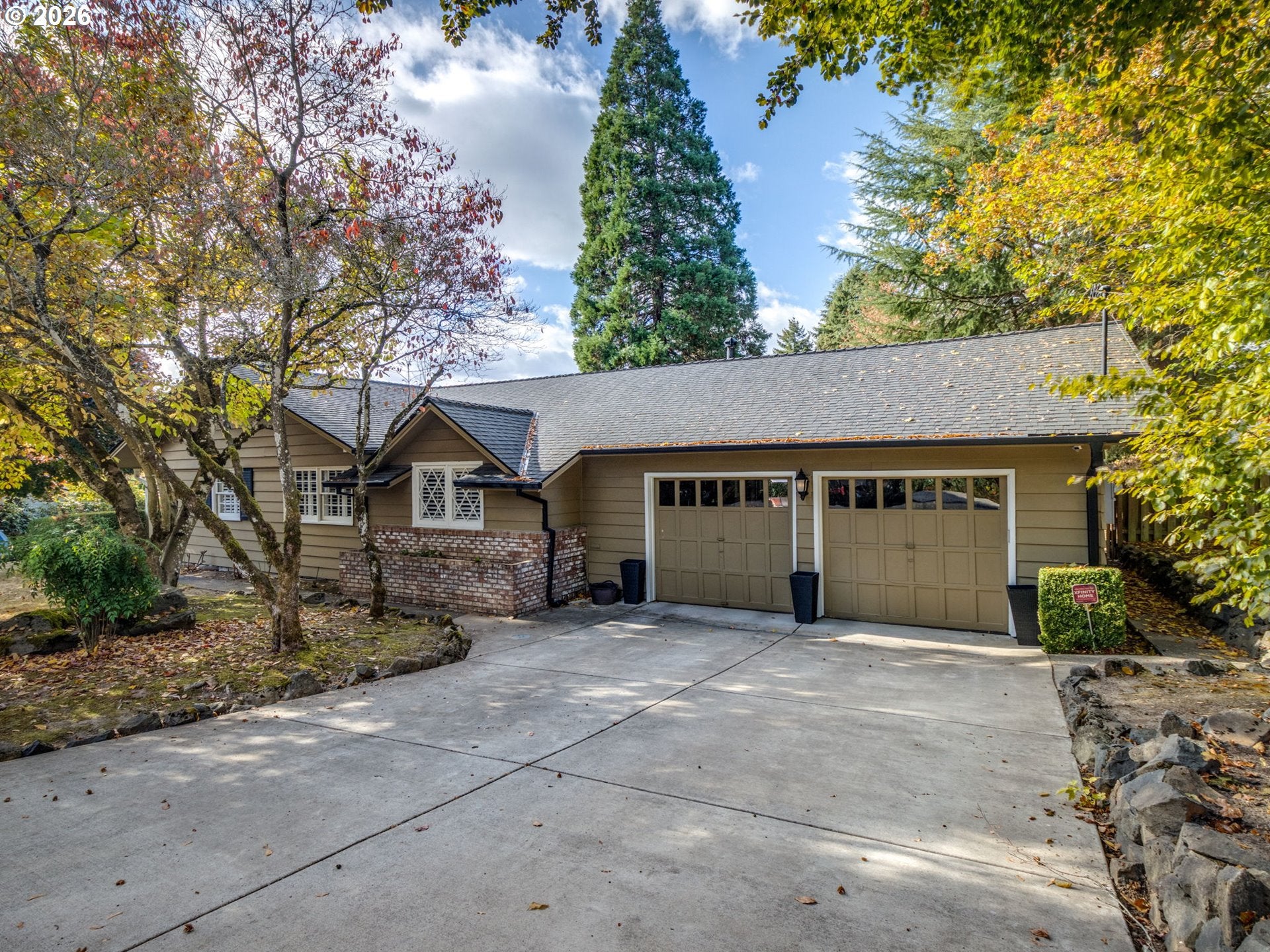 6715 SW HAMILTON CT