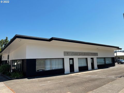 7950 SE MILWAUKIE AVE Portland OR 97202