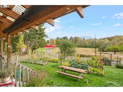 A home in Alsea