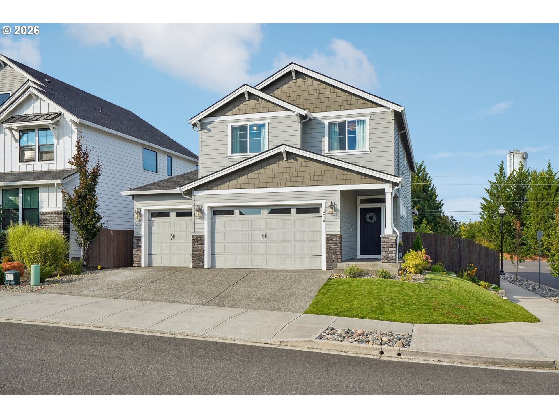 3016 S WHITE SALMON DR