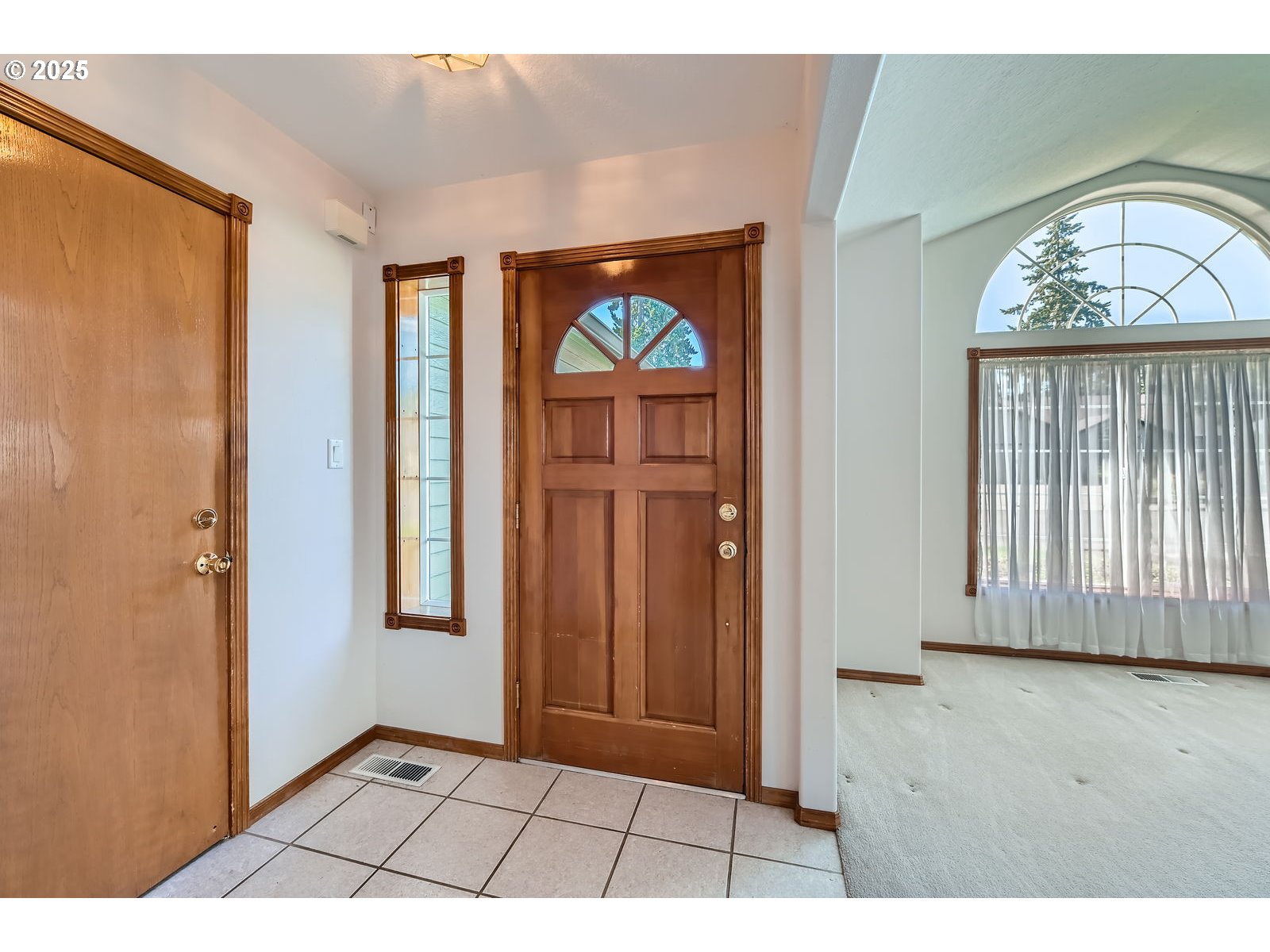1552 NE 19TH LOOP