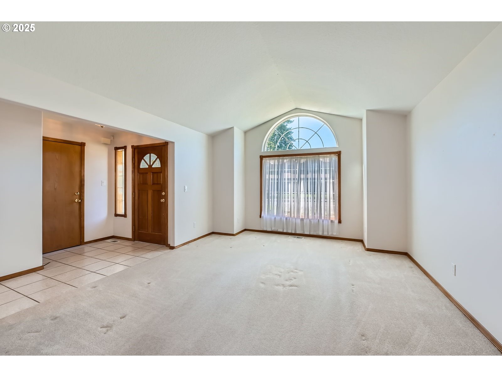 1552 NE 19TH LOOP