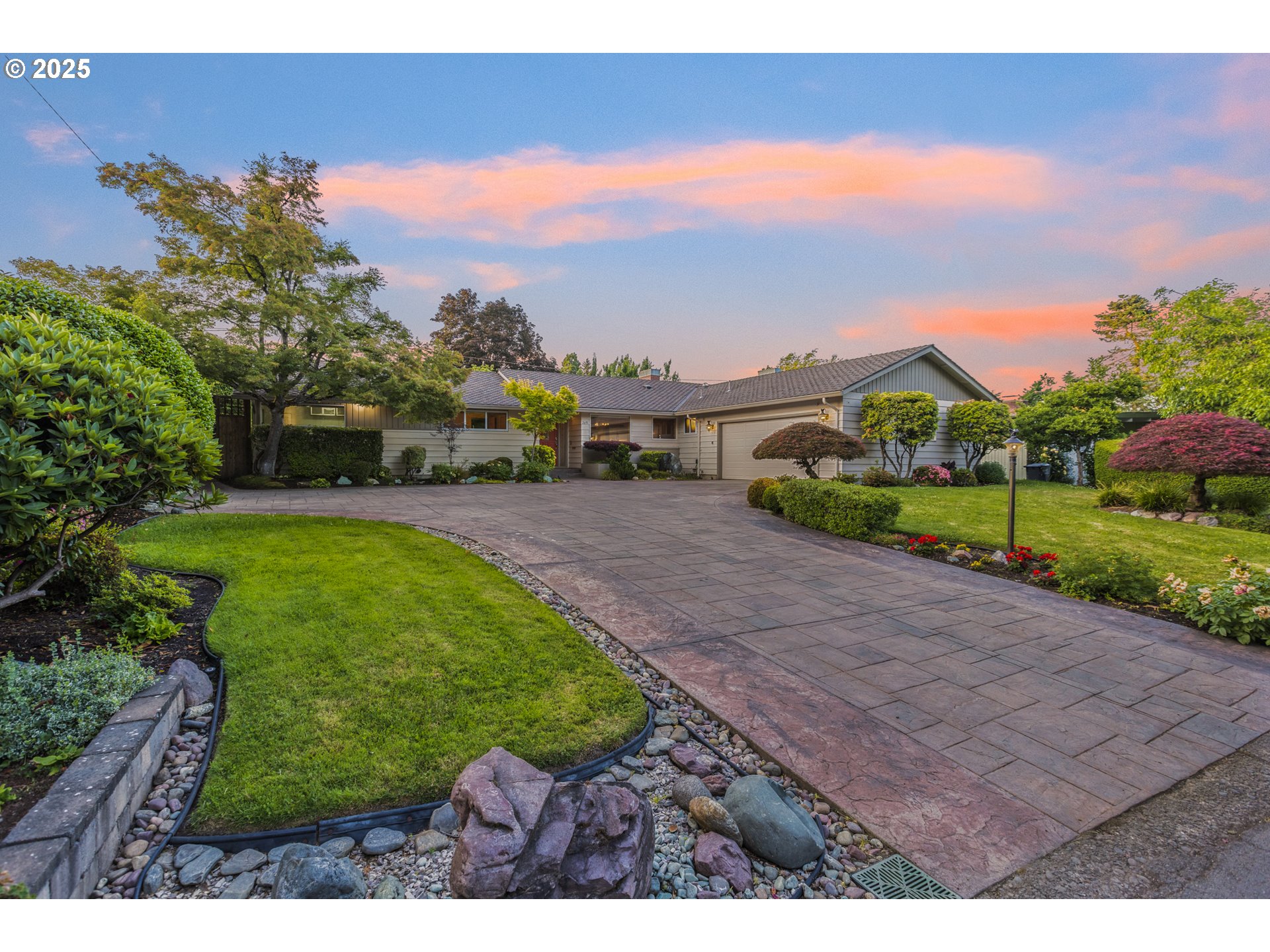 2691 COUNTRY LN