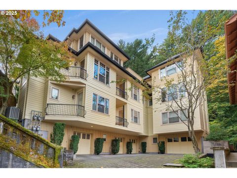 2416 SW CEDAR ST Portland OR 97205