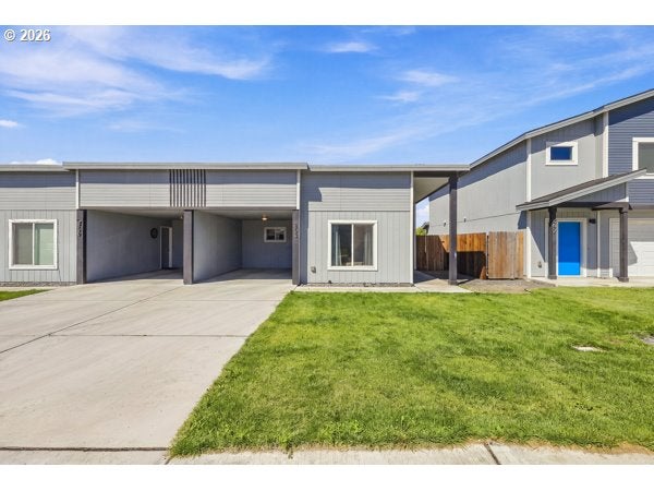 253 MERRICK AVE