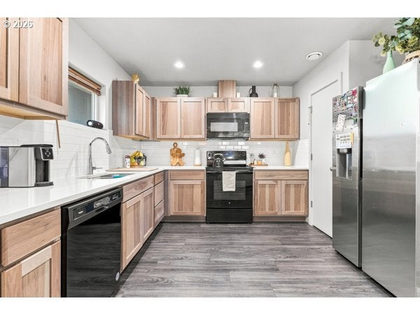 253 MERRICK AVE