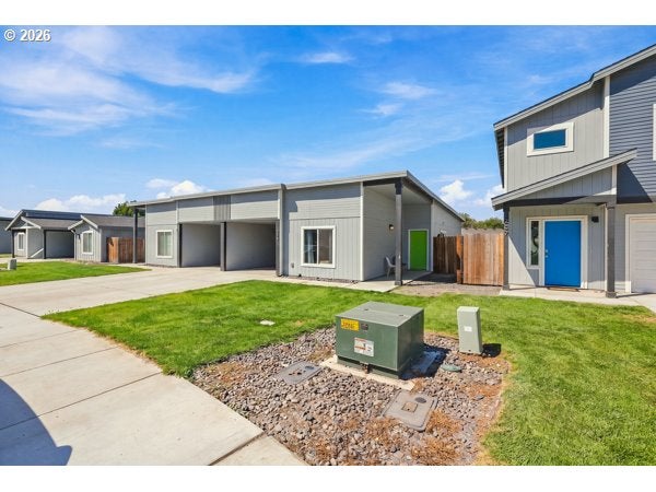 253 MERRICK AVE