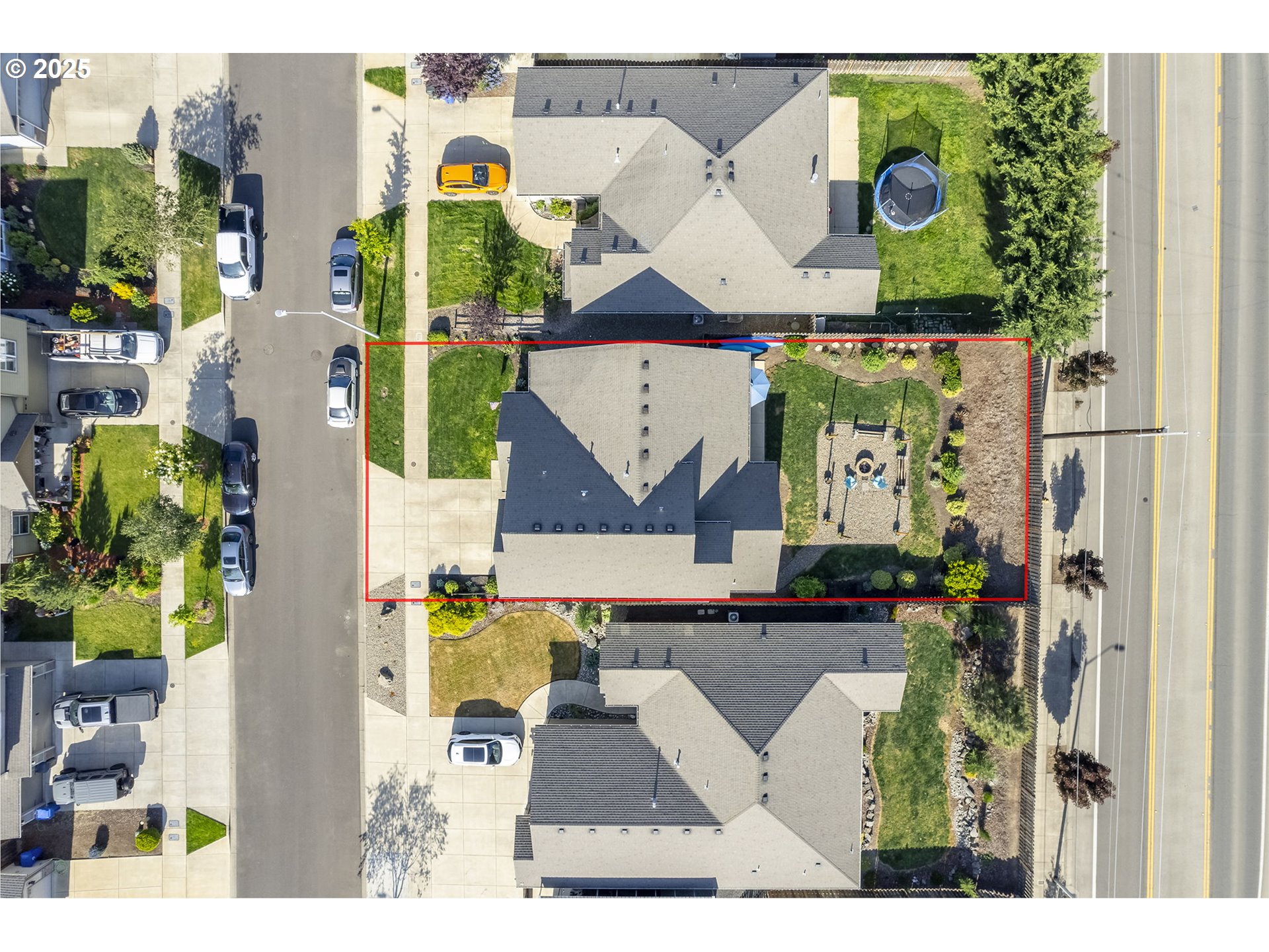 2085 EQUESTRIAN LOOP S